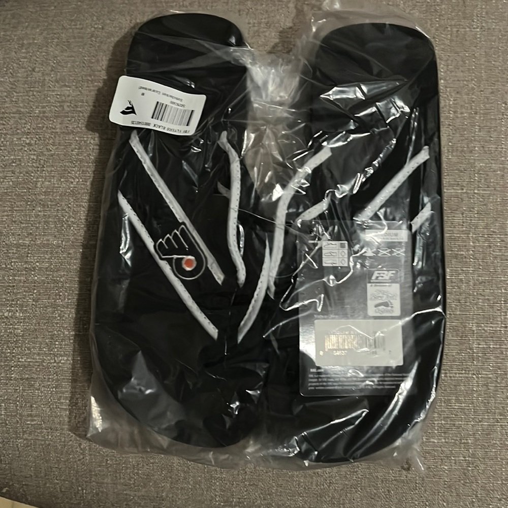 ⭐️NEW Philadelphia Flyers Flip Flops